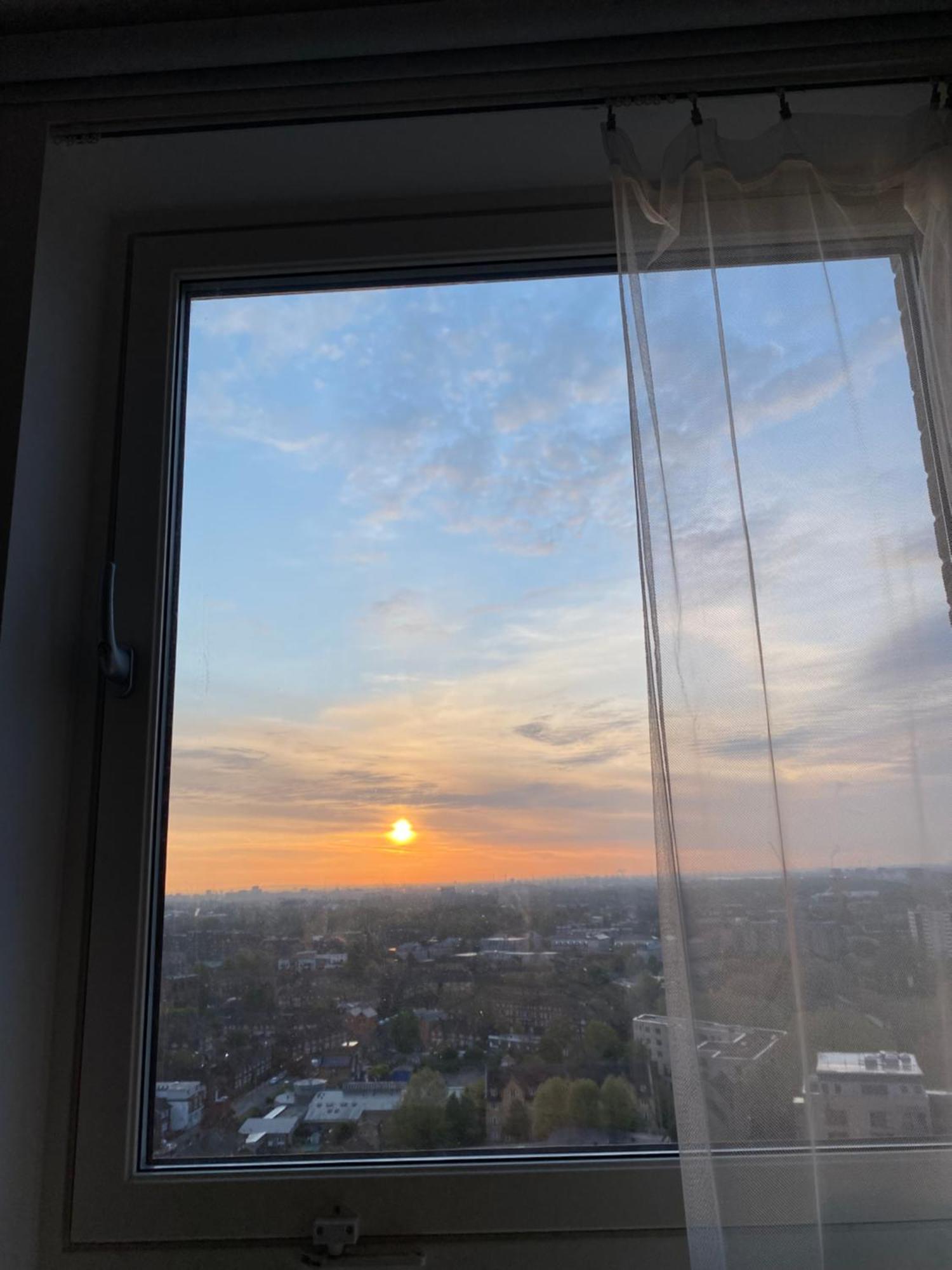 Апартаменты Cozy Flat With Stunning Views Лондон Экстерьер фото